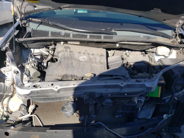 Photo 12 from auction – 2012 TOYOTA SIENNA XLE with VIN 5TDYK3DC4CS254587