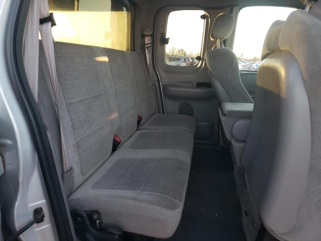 Photo 10 from auction – 2002 FORD F150 with VIN 1FTRX18W32NA52164