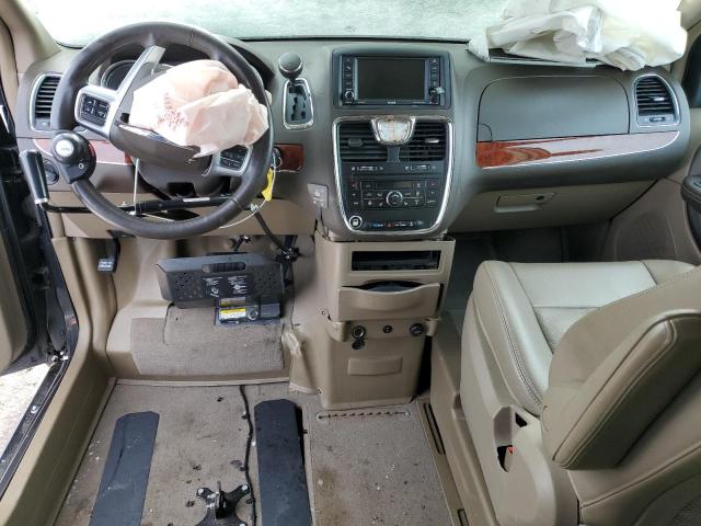 Photo 8 from auction – 2012 CHRYSLER TOWN & COU with VIN 2C4RC1CG7CR121244