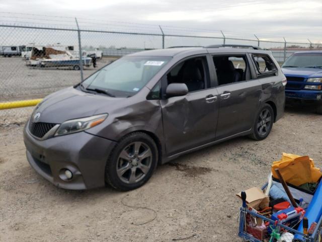 TOYOTA SIENNA SE 2017 with VIN 5TDXZ3DC0HS773229 - Photo from auction