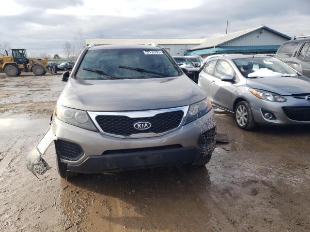 Photo 5 from auction – 2013 KIA SORENTO LX with VIN 5XYKTDA26DG309852
