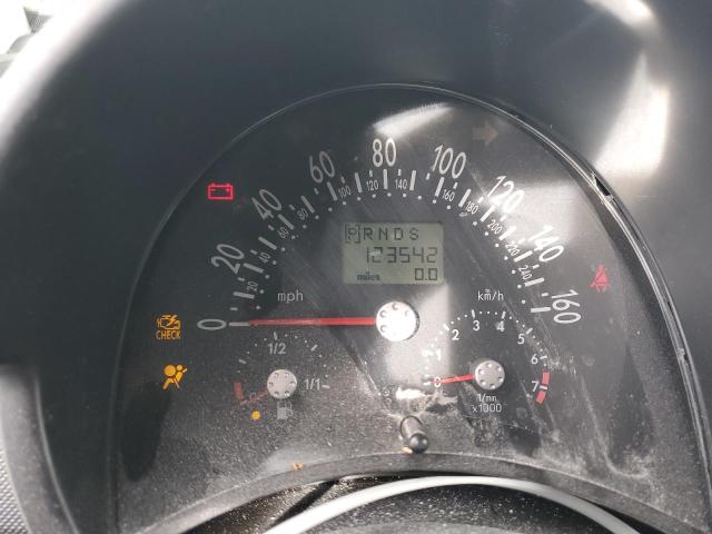 Photo 9 from auction – 2005 VOLKSWAGEN BEETLE with VIN 3VWCD31C75M412218