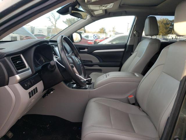 Photo 7 from auction – 2017 TOYOTA HIGHLANDER with VIN 5TDJZRFH9HS412180