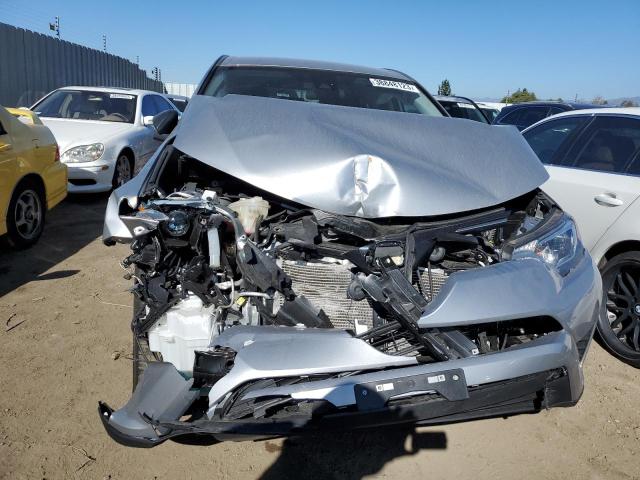 Photo 5 from auction – 2018 TOYOTA RAV4 LE with VIN JTMZFREV8JJ185764