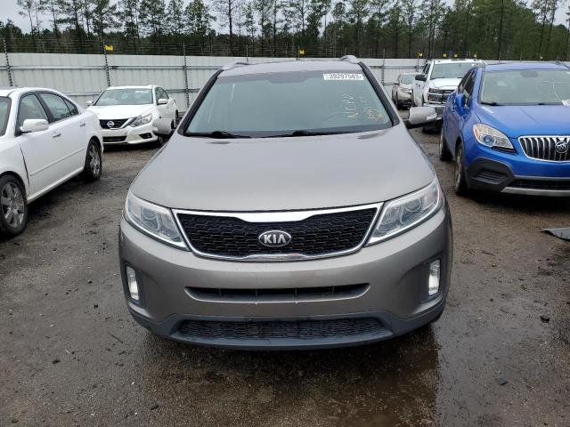 Photo 5 from auction – 2015 KIA SORENTO LX with VIN 5XYKTDA67FG639912