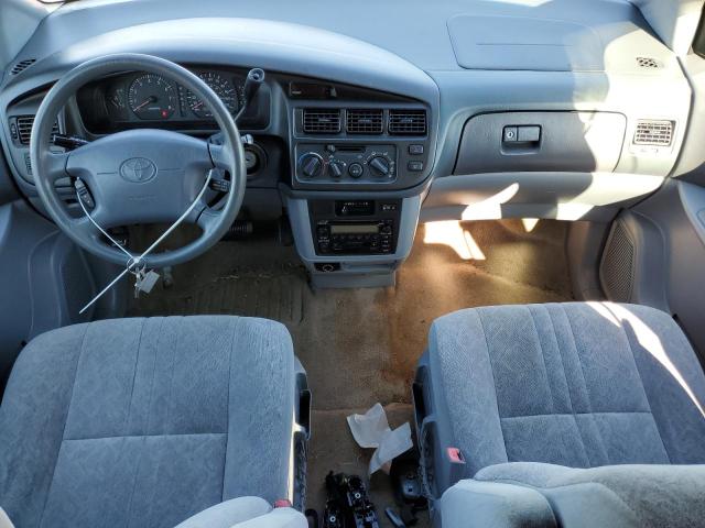 Photo 8 from auction – 2000 TOYOTA SIENNA with VIN 4T3ZF13C0YU260276