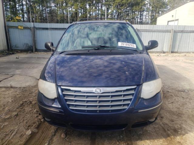 Photo 5 from auction – 2005 CHRYSLER TOWN & COU with VIN 2C8GP54L35R499500