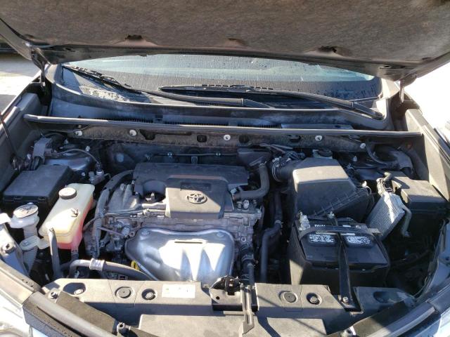 Photo 12 from auction – 2018 TOYOTA RAV4 LE with VIN JTMBFREV1JJ211316