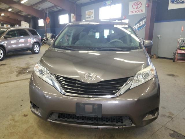 Photo 5 from auction – 2013 TOYOTA SIENNA LE with VIN 5TDJK3DC1DS070453