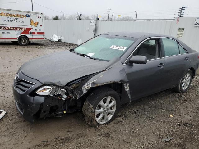 TOYOTA CAMRY BASE 2010 مع رقم تعريف المركبة 4T4BF3EK7AR071209 - صورة من المزاد