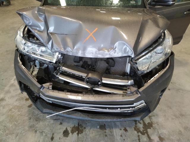 Photo 12 from auction – 2019 TOYOTA HIGHLANDER with VIN 5TDKZRFH5KS350370