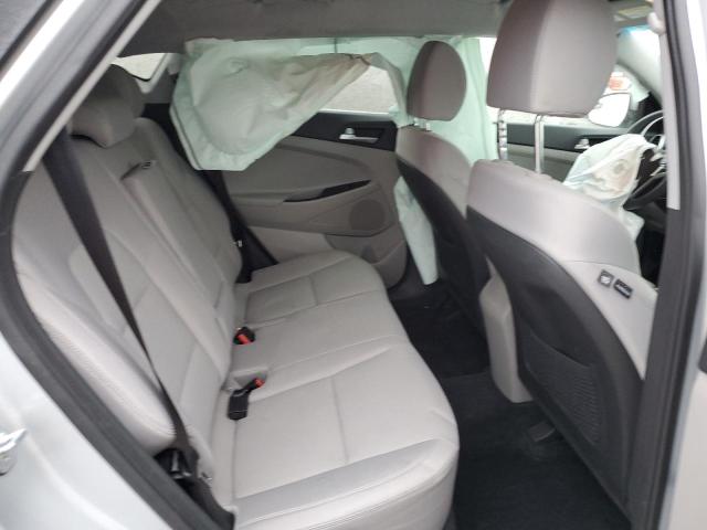 Photo 11 from auction – 2019 HYUNDAI TUCSON SE with VIN KM8J2CA47KU061998