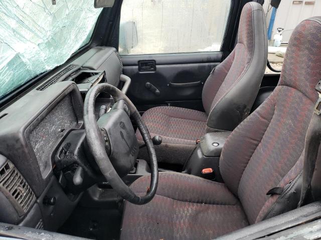 Photo 7 from auction – 2000 JEEP WRANG SE with VIN 1J4FA29P1YP781126