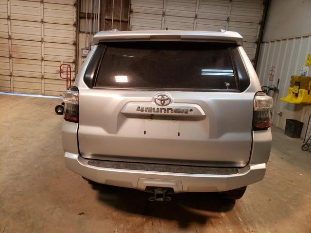 Photo 6 from auction – 2017 TOYOTA 4RUNNER SR with VIN JTEZU5JR8H5151572