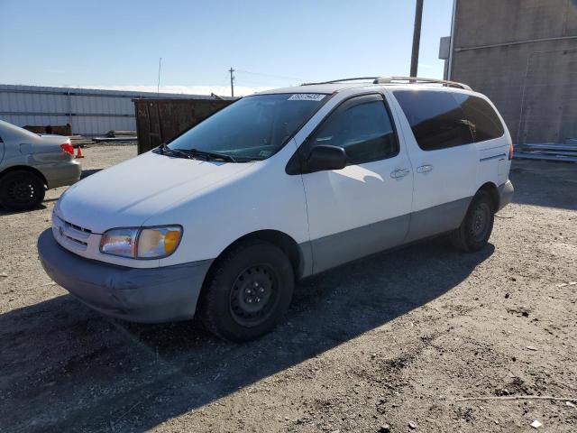 TOYOTA SIENNA 2000 with VIN 4T3ZF13C0YU260276 - Photo from auction