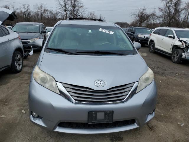 Photo 5 from auction – 2011 TOYOTA SIENNA XLE with VIN 5TDYK3DCXBS105972