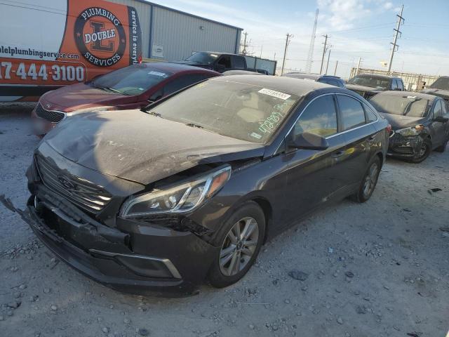 HYUNDAI SONATA SE 2017 with VIN 5NPE24AF1HH472989 - Photo from auction