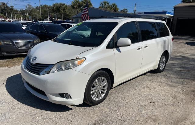 Photo 2 from auction – 2015 TOYOTA SIENNA XLE with VIN 5TDYK3DC6FS610994
