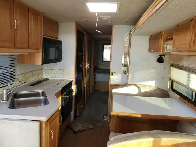 Photo 6 from auction – 2000 WINNEBAGO ADVENTURER with VIN 1FCNF53S0Y0A11140