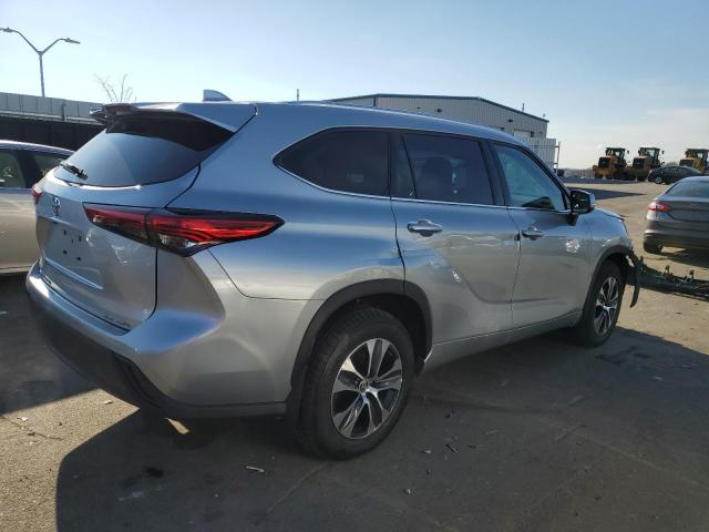 Photo 3 from auction – 2021 TOYOTA HIGHLANDER with VIN 5TDGZRBHXMS524982