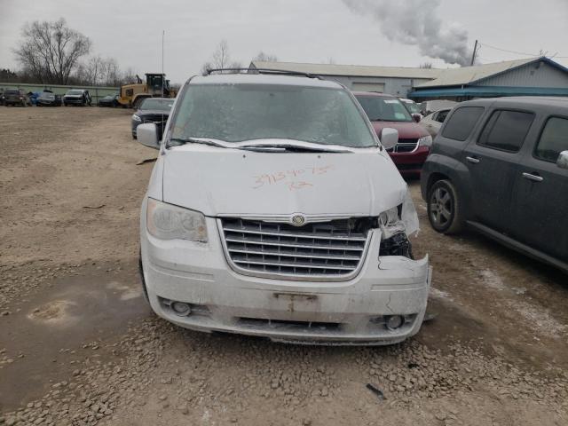 Photo 5 from auction – 2010 CHRYSLER TOWN & COU with VIN 2A4RR5D15AR221365