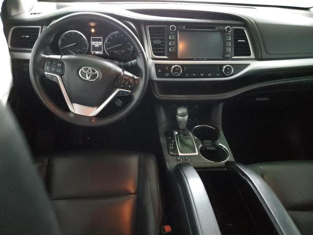 Photo 8 from auction – 2018 TOYOTA HIGHLANDER with VIN 5TDJZRFH9JS814187