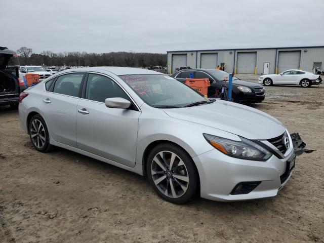 Photo 4 from auction – 2017 NISSAN ALTIMA 3.5 with VIN 1N4BL3AP8HC229426