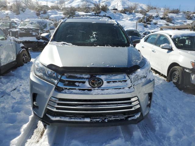 Photo 5 from auction – 2019 TOYOTA HIGHLANDER with VIN 5TDDZRFH7KS973529