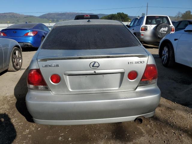 Photo 6 from auction – 2002 LEXUS IS 300 with VIN JTHBD192320035527