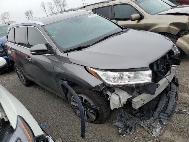 Photo 4 from auction – 2017 TOYOTA HIGHLANDER with VIN 5TDKZRFH0HS217850