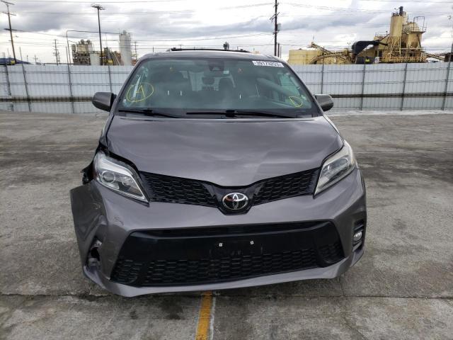 Photo 5 from auction – 2018 TOYOTA SIENNA SE with VIN 5TDXZ3DC2JS901251