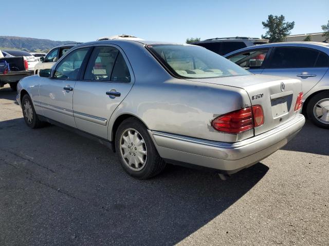 Photo 2 from auction – 1998 MERCEDES-BENZ E 320 with VIN WDBJF65F2WA534122