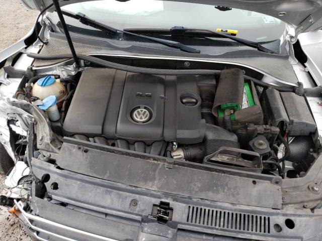 Photo 11 from auction – 2014 VOLKSWAGEN PASSAT S with VIN 1VWAP7A37EC010660