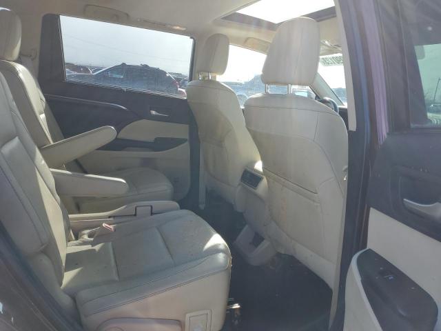 Photo 10 from auction – 2015 TOYOTA HIGHLANDER with VIN 5TDDKRFHXFS089921