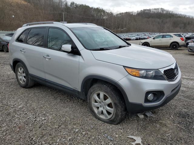 Photo 4 from auction – 2013 KIA SORENTO with VIN 5XYKTDA68DG364242
