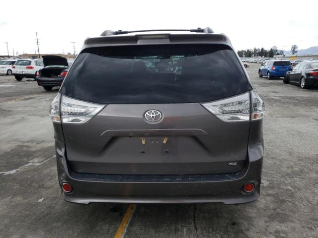 Photo 6 from auction – 2018 TOYOTA SIENNA SE with VIN 5TDXZ3DC2JS901251