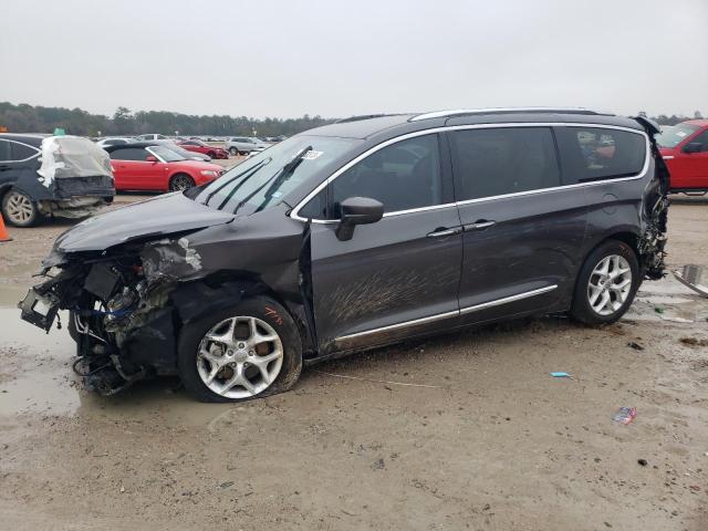 CHRYSLER PACIFICA T 2017 with VIN 2C4RC1EG3HR721201 - Photo from auction