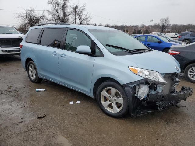 Photo 4 from auction – 2017 TOYOTA SIENNA LE with VIN 5TDKZ3DC3HS878566