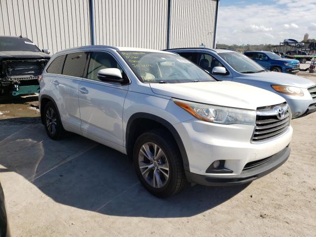 Foto 4 de la subasta – 2015 TOYOTA HIGHLANDER con VIN 5TDJKRFH2FS182077