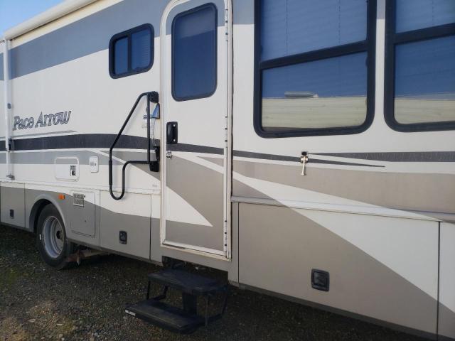 Photo 9 from auction – 2002 FLEE PACE ARROW with VIN 1FCNF53S710A19046