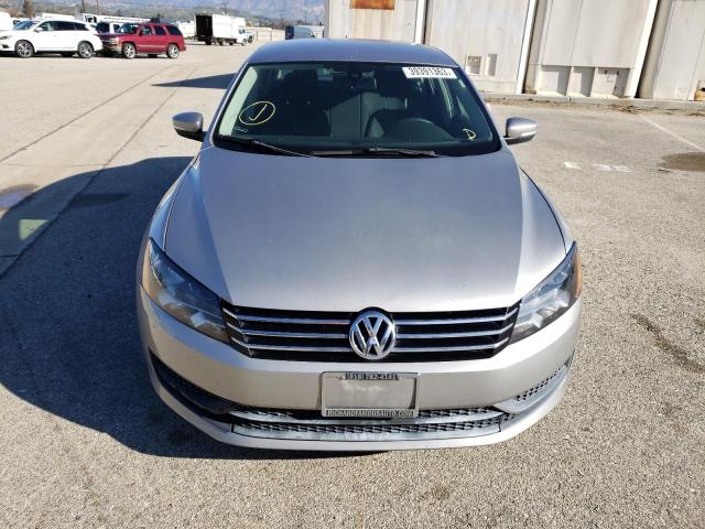 Photo 5 from auction – 2013 VOLKSWAGEN PASSAT S with VIN 1VWAP7A33DC048496