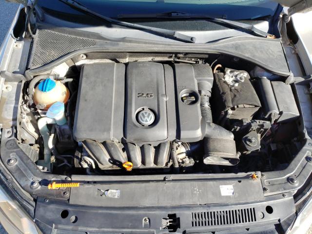 Photo 11 from auction – 2013 VOLKSWAGEN PASSAT S with VIN 1VWAP7A33DC048496