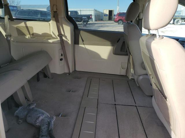 Photo 11 from auction – 2010 CHRYSLER TOWN & COU with VIN 2A4RR5D15AR270758