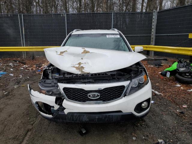 Photo 5 from auction – 2013 KIA SORENTO LX with VIN 5XYKTDA63DG371809