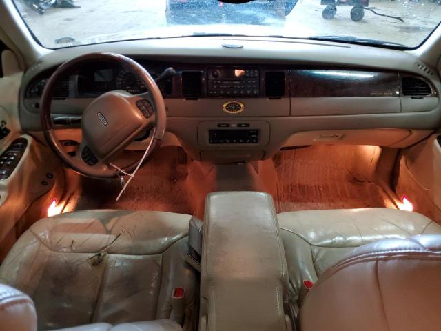 Photo 8 from auction – 2000 LINCOLN TOWN CAR C with VIN 1LNHM83W3YY919022