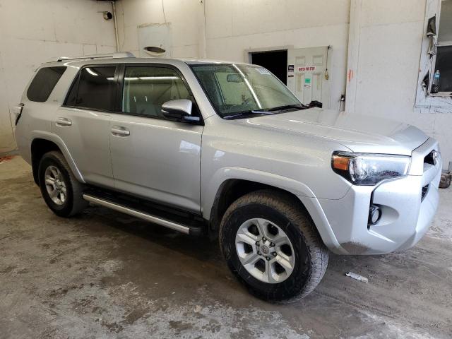 Photo 4 from auction – 2017 TOYOTA 4RUNNER SR with VIN JTEBU5JRXH5416977