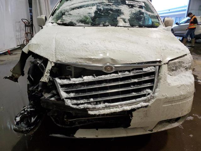 Photo 5 from auction – 2010 CHRYSLER TOWN & COU with VIN 2A4RR5D17AR178423