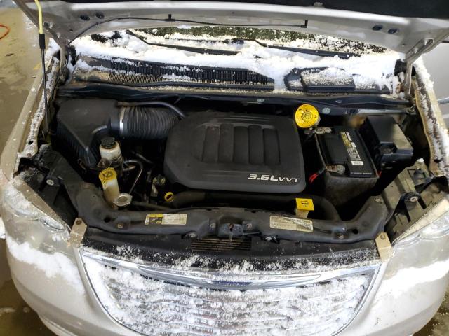 Photo 12 from auction – 2016 CHRYSLER TOWN & COU with VIN 2C4RC1BG5GR304651