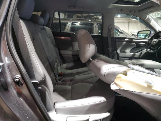 Photo 11 from auction – 2021 TOYOTA HIGHLANDER with VIN 5TDDBRCH3MS529656