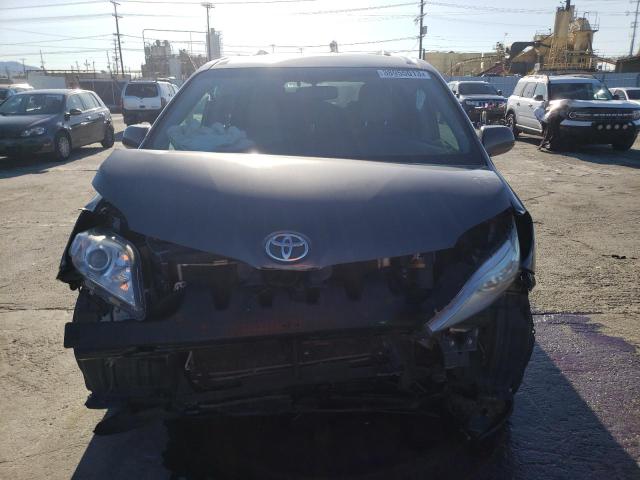 Photo 5 from auction – 2017 TOYOTA SIENNA XLE with VIN 5TDYZ3DC6HS814385